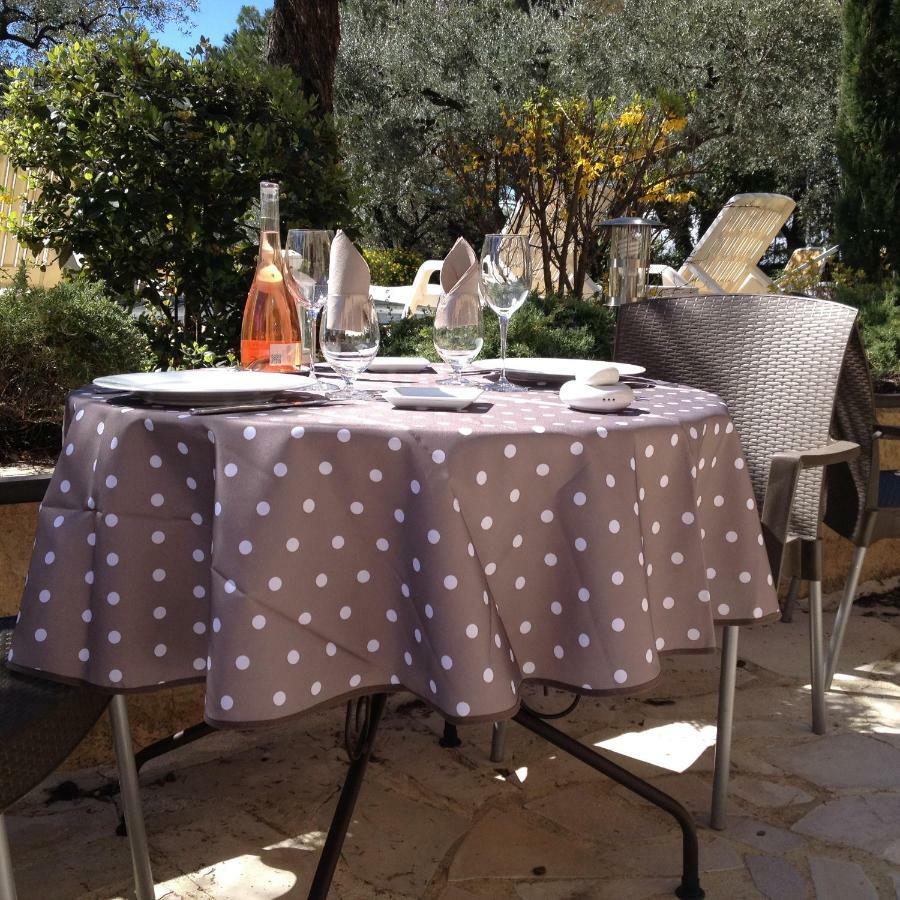 Готель La Picholine En Provence Ніон Екстер'єр фото
