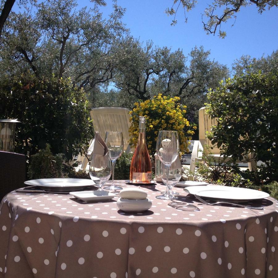 Готель La Picholine En Provence Ніон Екстер'єр фото